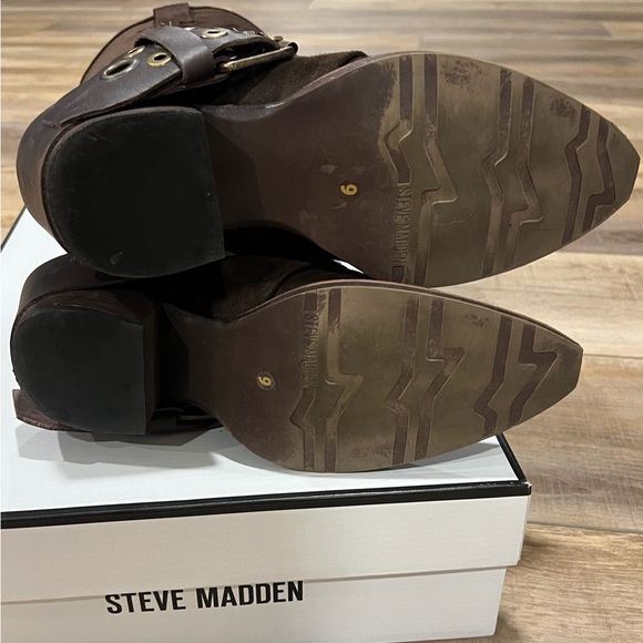 Steve Madden Ashwood Dark Brown Suede Boots - Picture 6 of 6